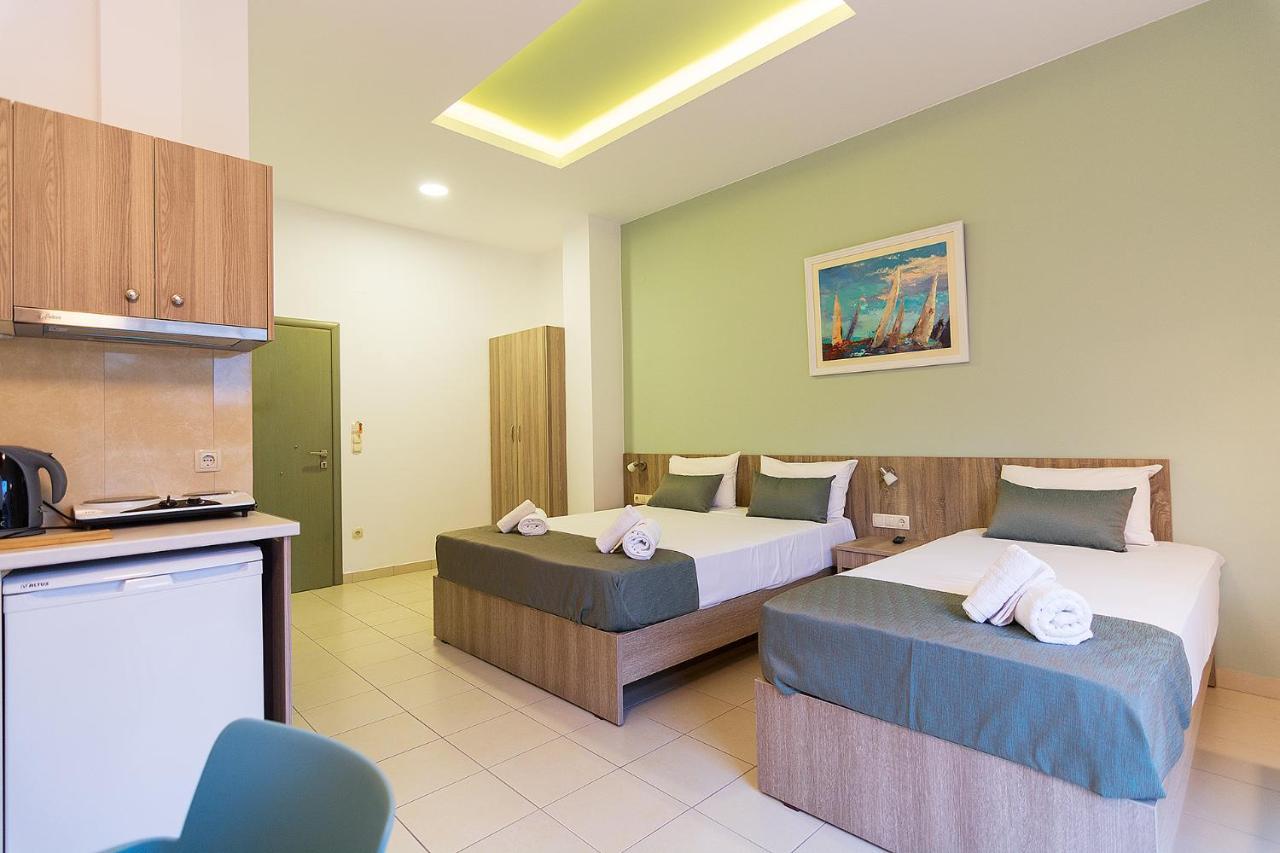 Nicole Rooms Palaiochora Exterior foto