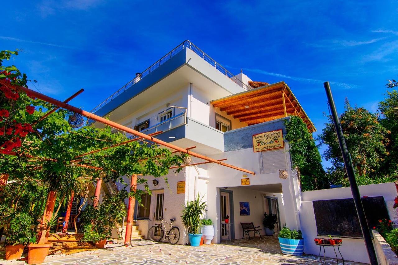 Nicole Rooms Palaiochora Exterior foto