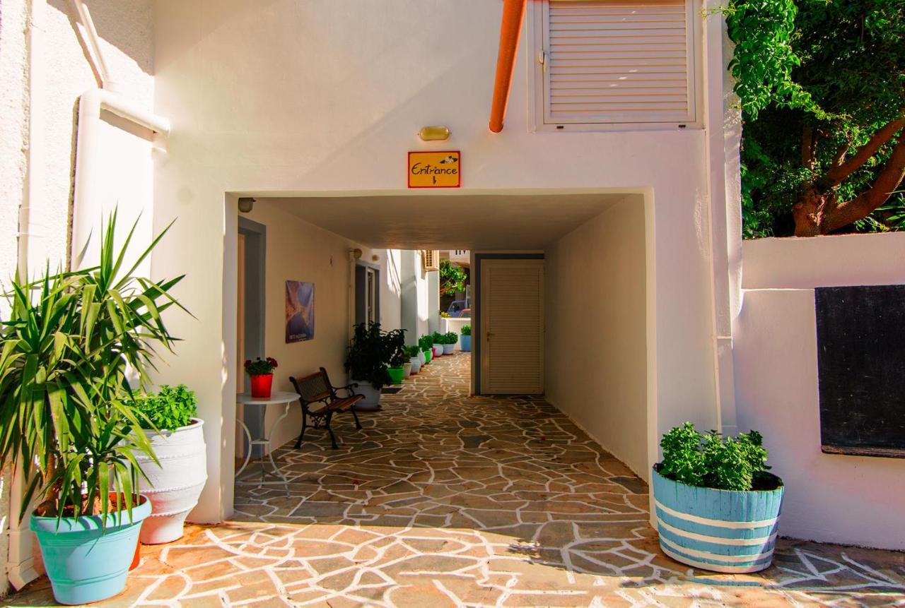 Nicole Rooms Palaiochora Exterior foto