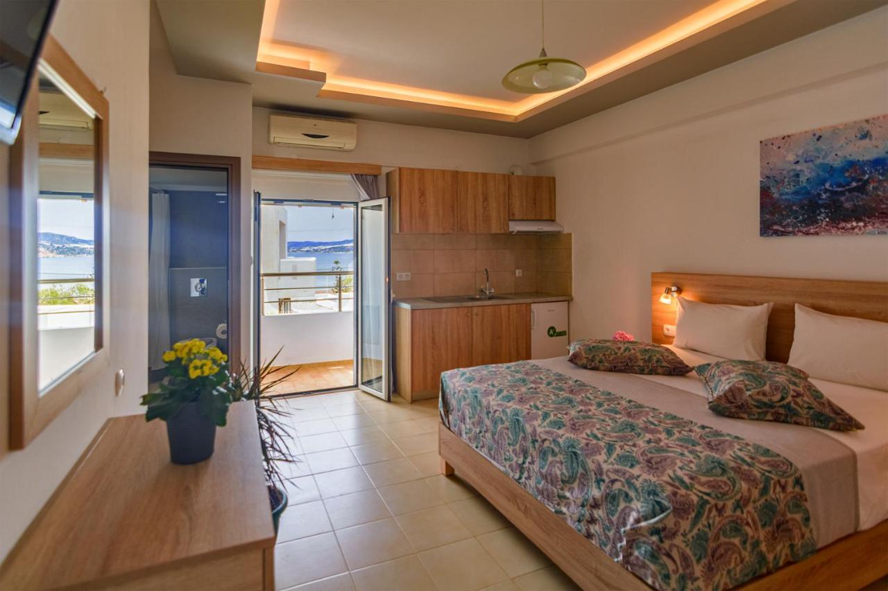 Nicole Rooms Palaiochora Exterior foto